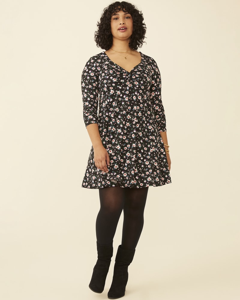 Plus size model with hourglass body shape wearing Zelena Twist Front Floral Print Dress by Socialite | Dia&Co | dia_product_style_image_id:178188